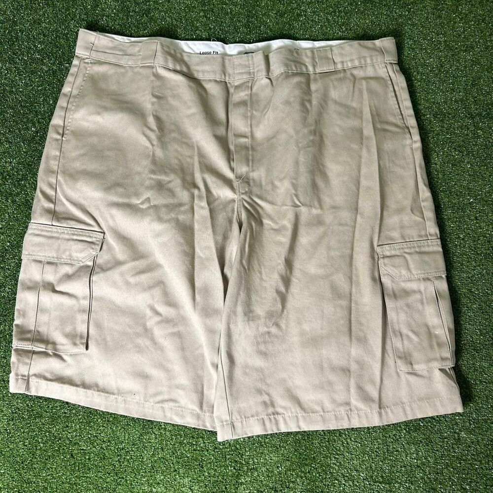 Dickies Men's Tan and Cream Shorts